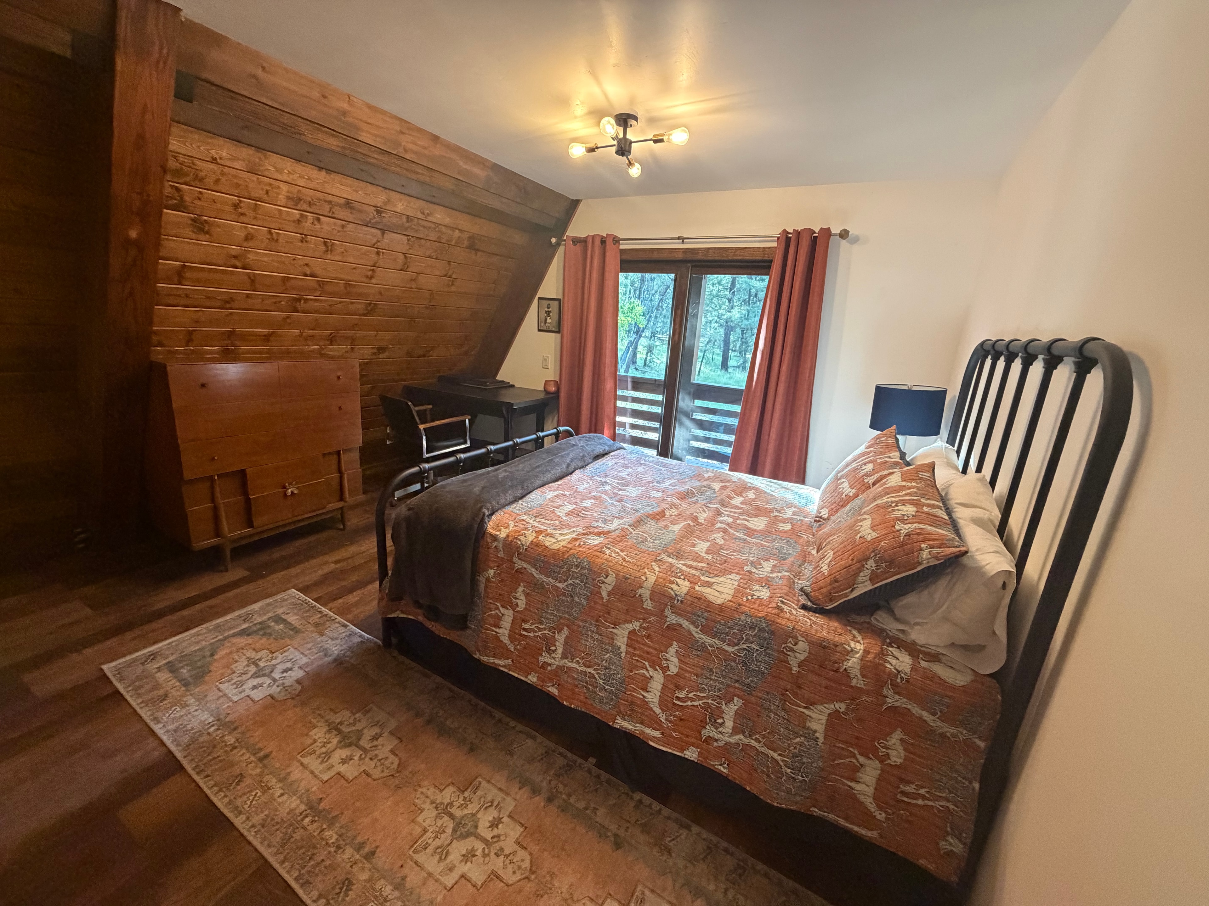 Arizona mountain cabin photo